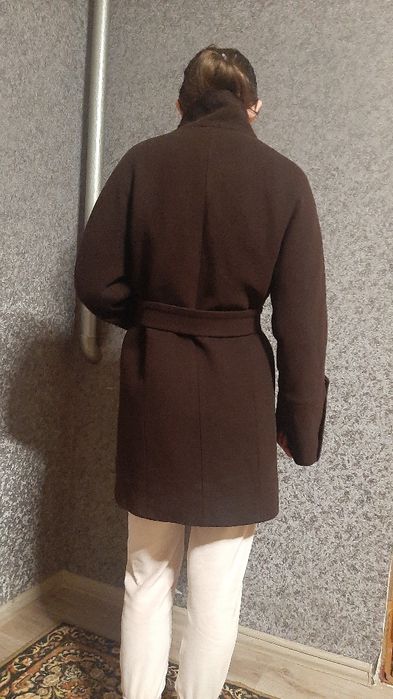 Зимнее тёплое пальто, красивого шоколадного цвета