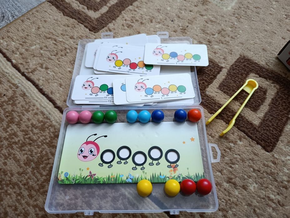 Розвиваюча гра з пінцетом Гусінь, є інші іграшки