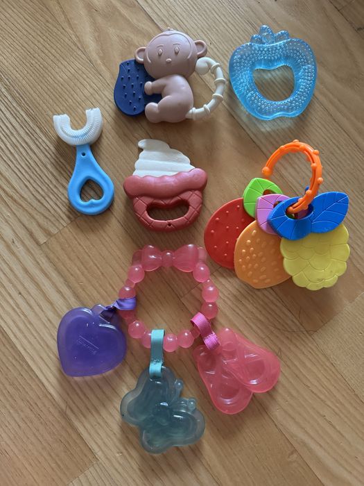 Лот іграшок Прорізувач .Гризунці силіконові Nuby, fisher price