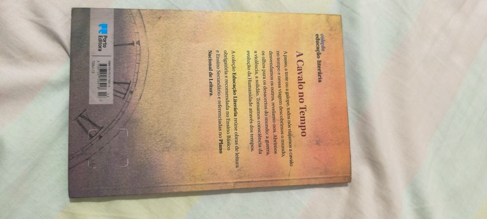 Livro novo usado em escola