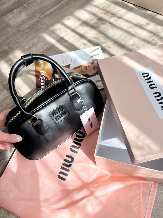 Сумка багет бочка міу міу