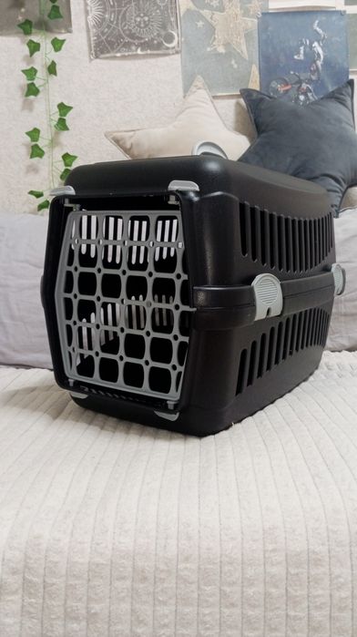 Переноска для тварин чорно-сіра