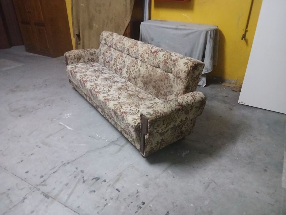 Sofá cama com arrumos