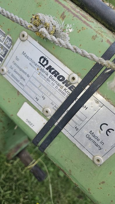 Duża masywna zgrabiarka Krone Swadro 800/26