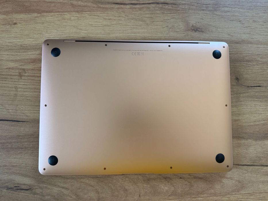 MacBook Air 2018 złoty róż - stan jak nowy