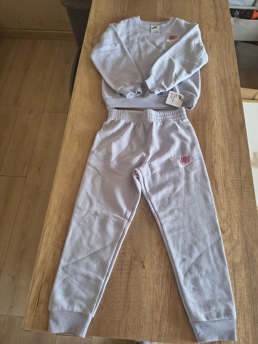 Dres dziewczęcy Nike