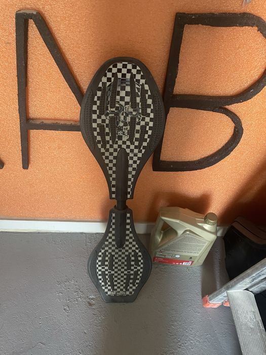 Skate com duas rodas