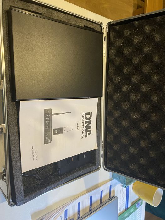 Monitor sceniczny douszny odsłuch z walizką