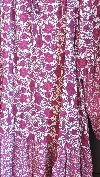 Vestido em bege e rosa