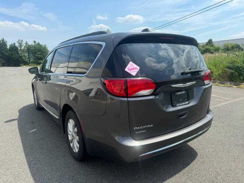 2017 Chrysler Pacifica Touring Plus