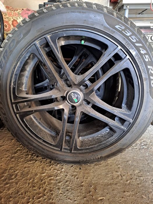 Продаються зимові шини Ferelli з титанами, в гарному стані!!