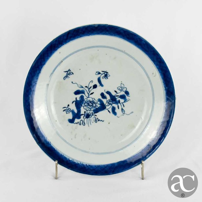 Par de pratos porcelana da China, Período Qianlong, séc. XVIII