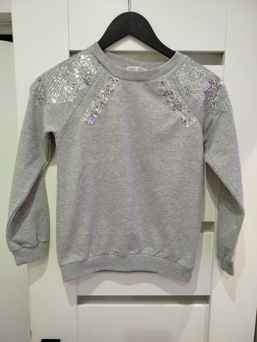 Bluza z cekinami r.146