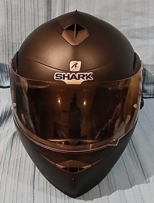 Honda CB125R Naked e Capacete Shark