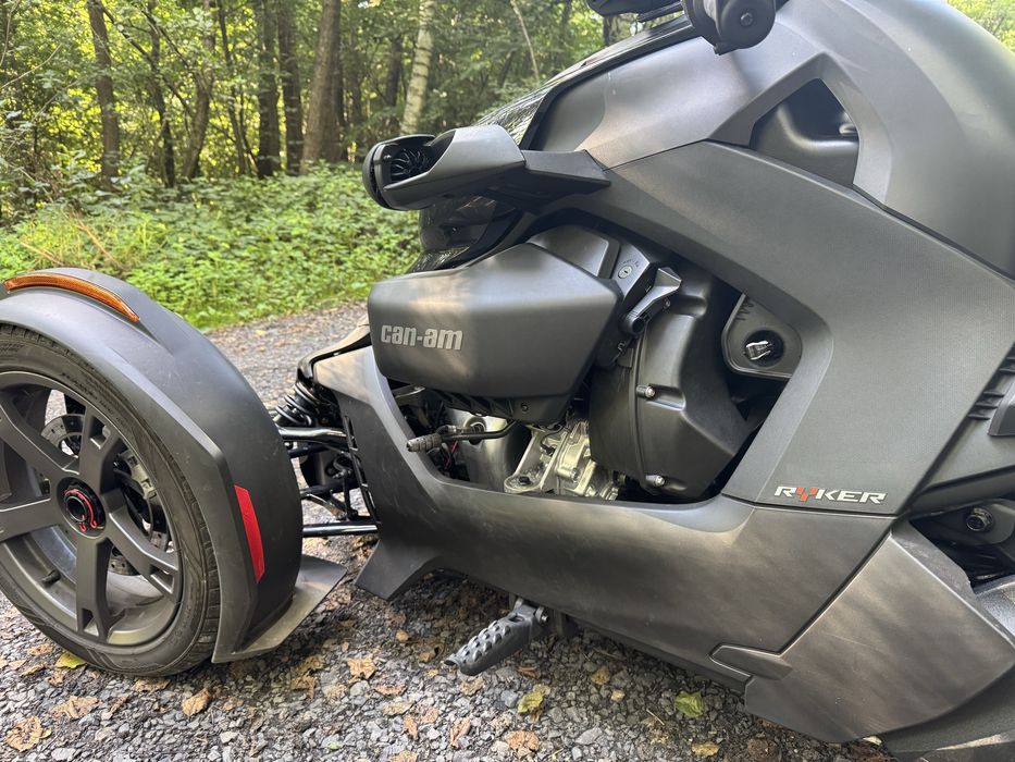 Wynajem  Motocykli  Can-am Ryker/spyder