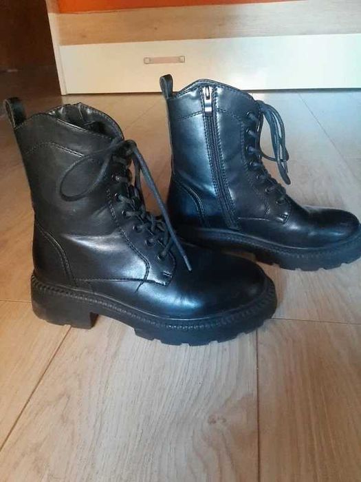 Czarne skórzane trzewiki Lasocki rozmiar 37
