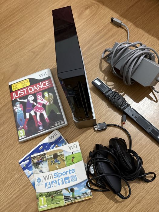 Playstation 2 + Wii preta c/acessórios