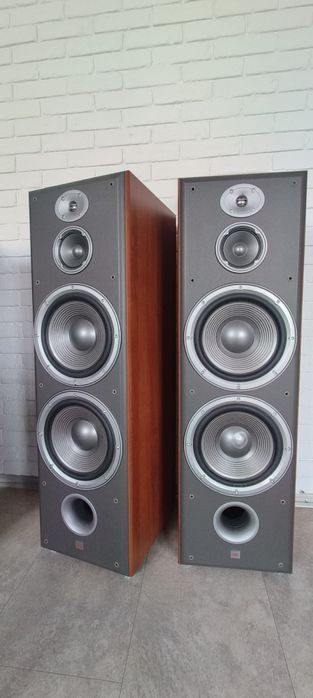Kolumny. Głośniki JBL Northridge E100