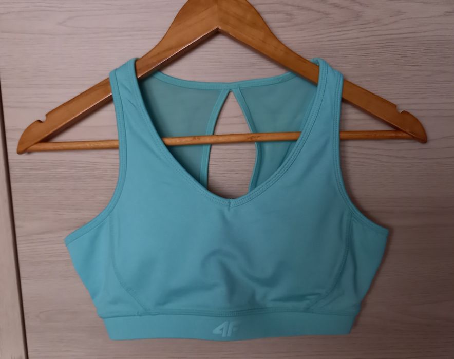 Krótkie topy sportowe