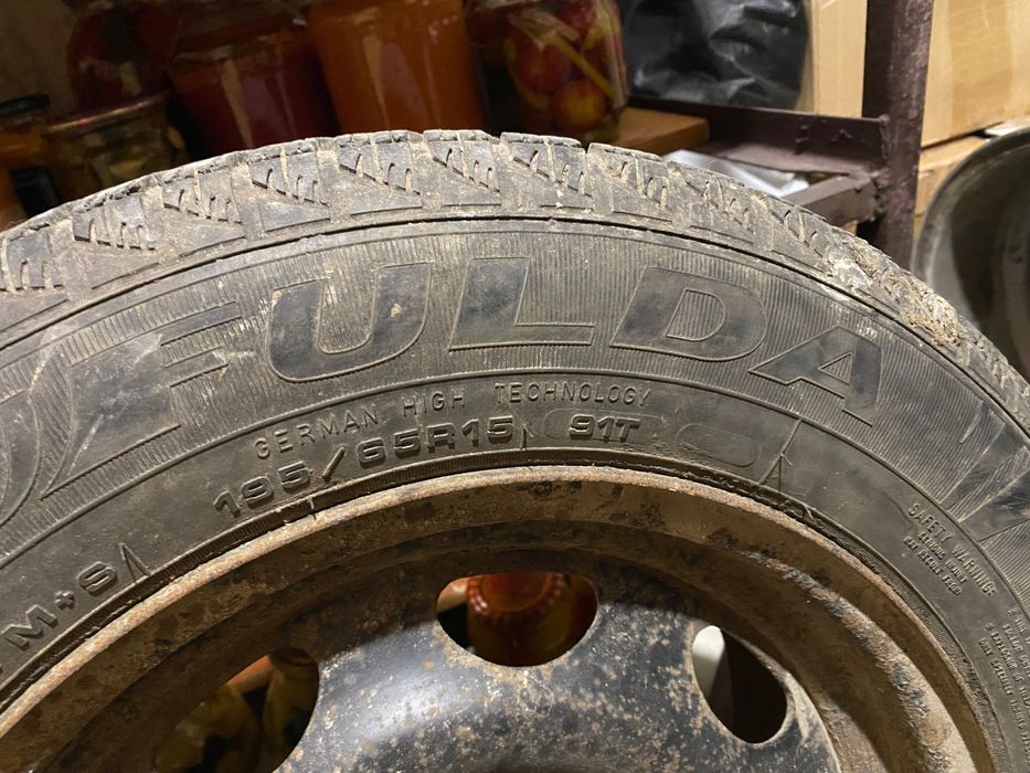 Продам резину в зборі з дисками 195/65 R15