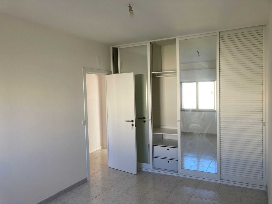 Apartamento T2 para Arrendamento – Torres Vedras