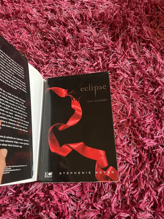 Livro eclipse da saga twilight