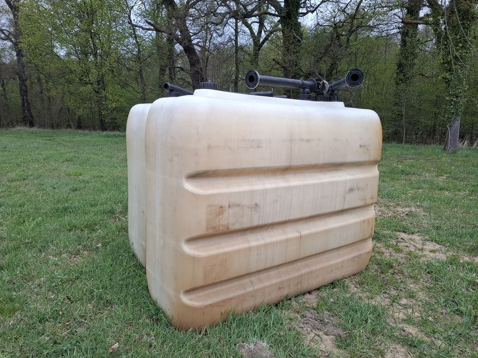 Sprzedam  zbiorniki 2000l