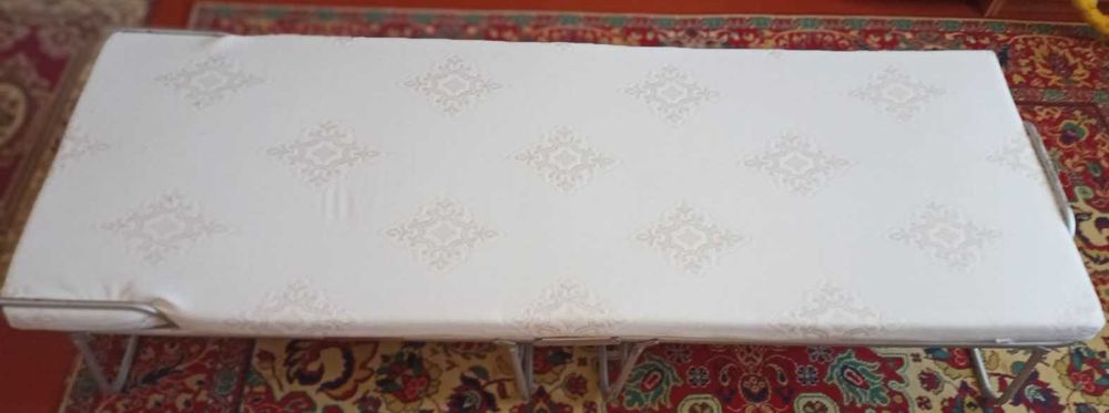 Металеве ліжко-розкладушка у дуже гарному стані