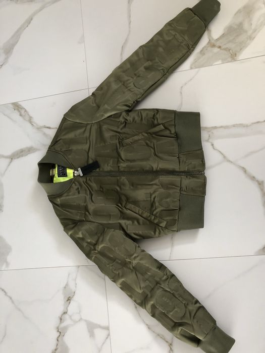 Nowa bez metki kurtka bomberka Guess xs logowana
