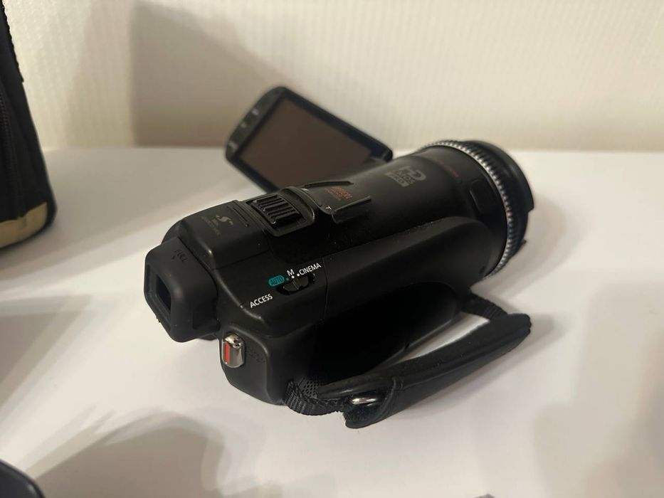 Відеокамера Камера Canon Legria hf g10 на українській мові