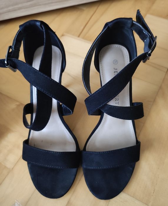 Sandały 37 czarne Jenny Fairy lato zamszowe obcas