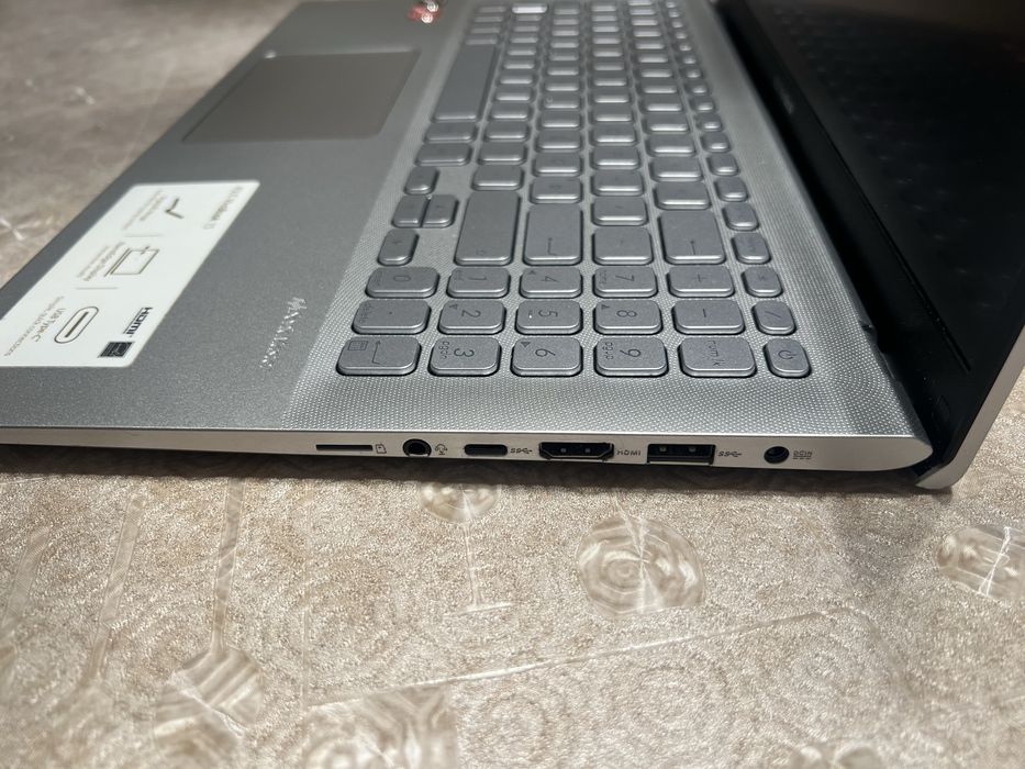 Asus VivoBook Ryzen 5