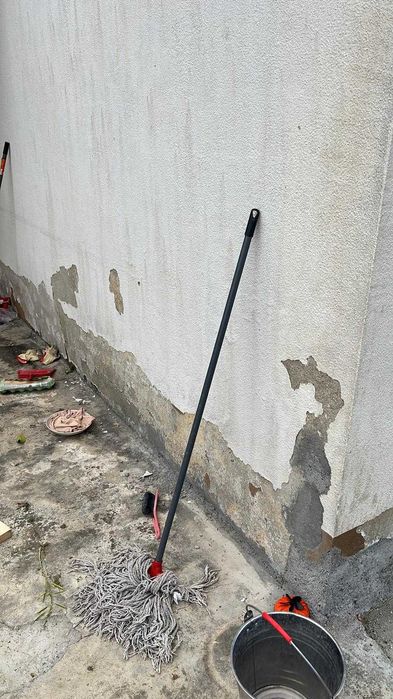 Precisa-se de Profissional para Reparação de Fachada e Soalho de Madeira