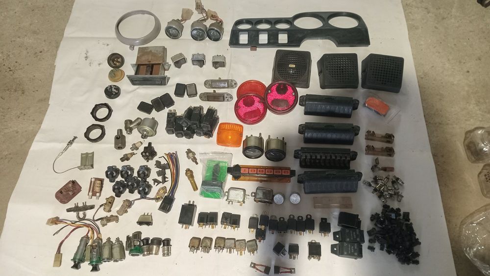 Комплектуючі .  Авто.