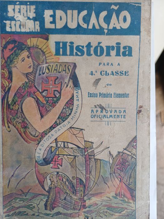 Livros escolares antigos