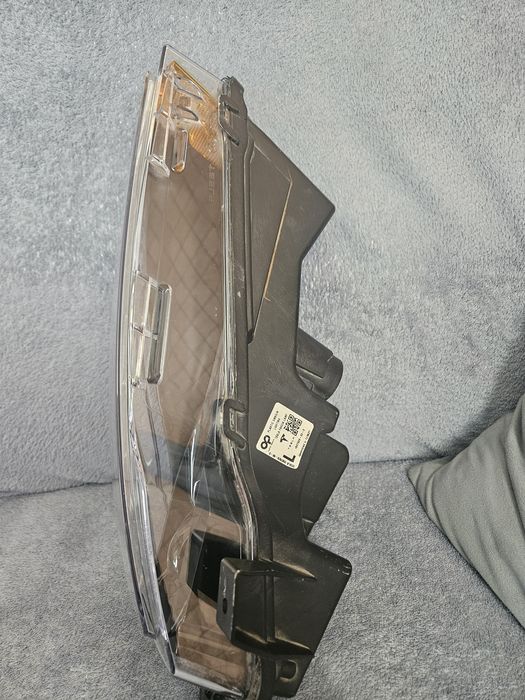 запчастини на бампер тесла Y 2024  під ремонт ,  ліва туманка