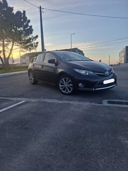 Toyota Auris 1.8 Híbrido | Caixa Automática | Preto | 2013