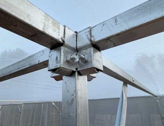 Estufa 4 x 6 m, 24 m², rede anti-trips 20x20