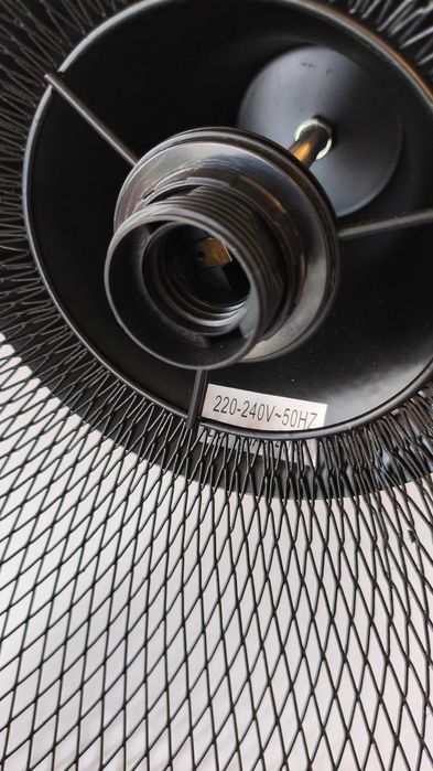 Candeeiro metálico de teto