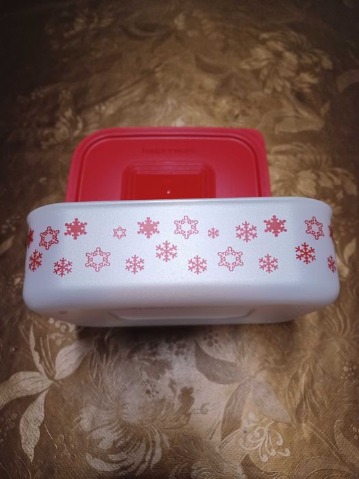 Caixa da Tupperware - Com estrelas de Natal - NOVA