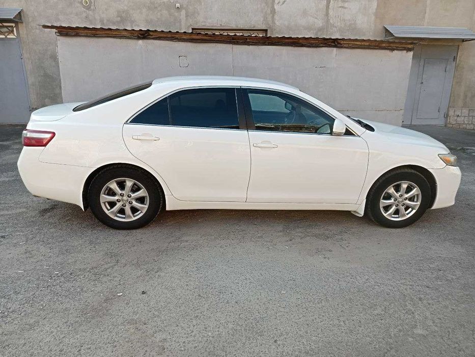 Продаю свій автомобіль Toyota camry
