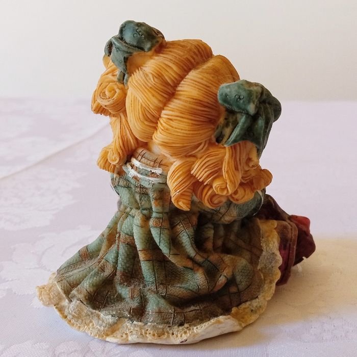 Conjunto de 3 bonecos figuras em resina