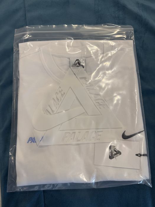 Palace Nike Font SWOOSH T-SHIRT White