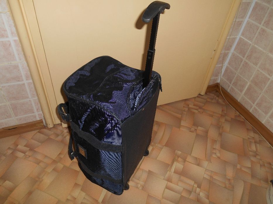 сумка на колесиках Hilfiger