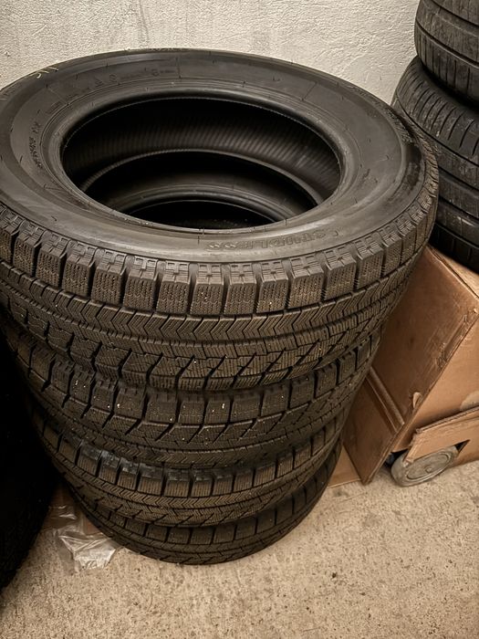 Шини 195/65/R15  Bridgestone Blizzak VRX