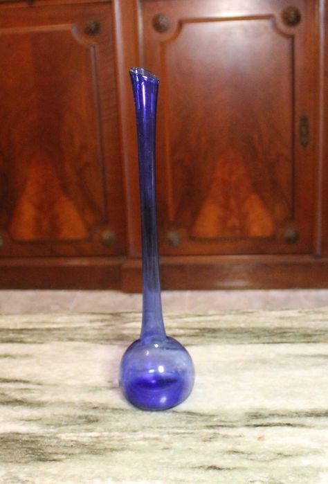 Vaso Solitário de vidro cobalto vintage, anos 60.