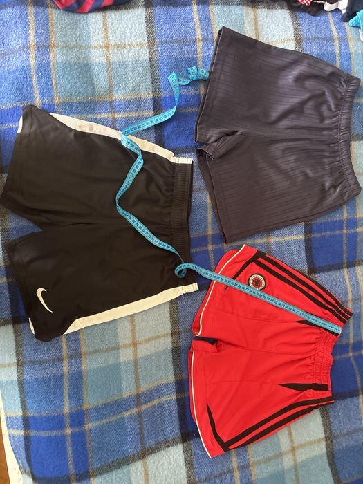 Футбольні шорти та футболки ,гетри на 8-10 р,ріст до 140