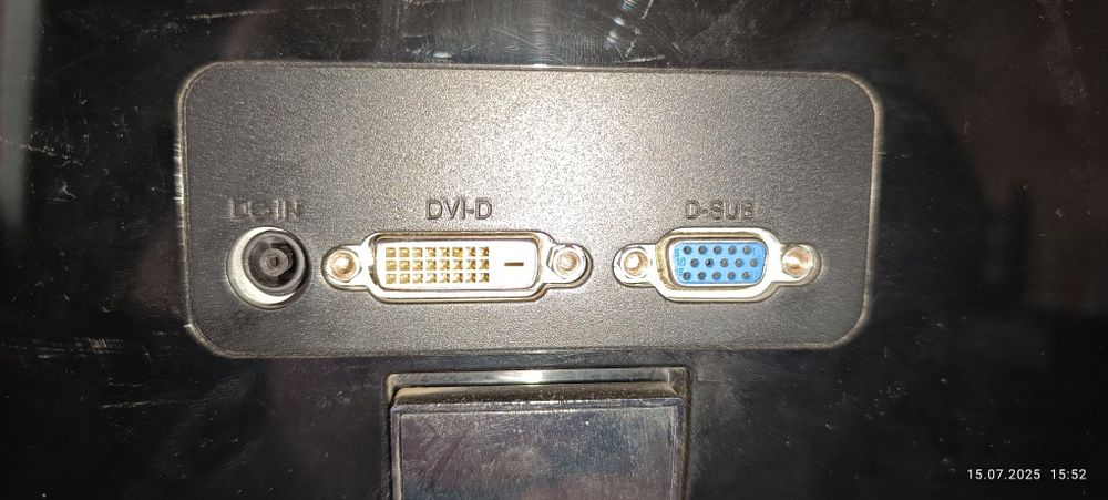 Продам монітор для ПК LG flatron E2260T-PN