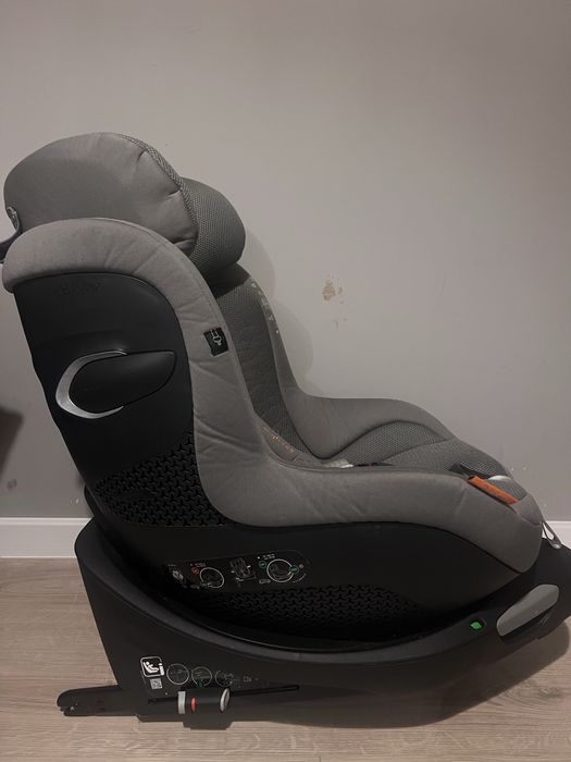 Fotelik samochodowy Cybex Sirona z bazą