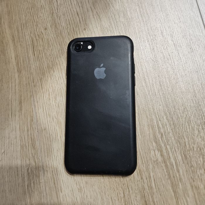 Продам iPhone SE 2020 128GB Black